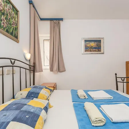 Apartment Pet Friendly In Sveti Filip i Jakov